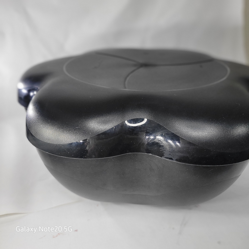 Tupperware Black Floral Serving Bowl with Lid - Picture 6 of 6